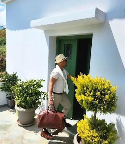 Stellinas Pretty House *