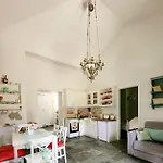 Stellinas Pretty House