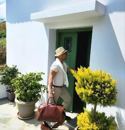 Stellinas Pretty House *