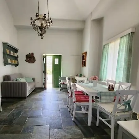 Stellinas Pretty House