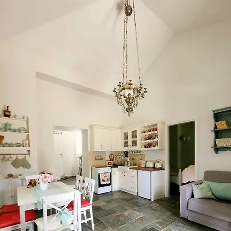 Stellinas Pretty House