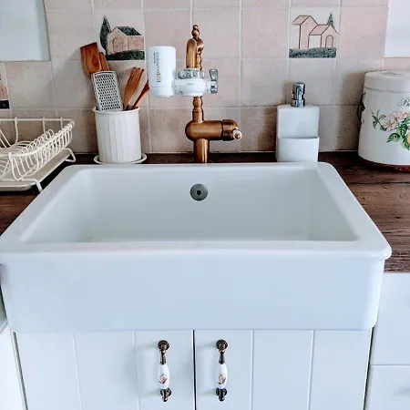 Stellinas Pretty House *